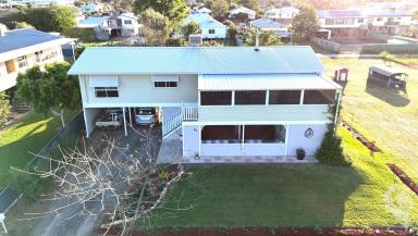 House For Sale - NSW - Narrabri - 2390 - ENTERTAIN WITH THE BEST VIEW IN TOWN  (Image 2)