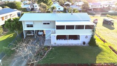 House For Sale - NSW - Narrabri - 2390 - ENTERTAIN WITH THE BEST VIEW IN TOWN  (Image 2)