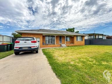 House For Sale - NSW - Narrabri - 2390 - SOLID BRICK INVESTMENT WITH SECURE TENANCY  (Image 2)