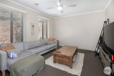 Unit For Sale - VIC - Golden Point - 3350 - Modern & Stylish Unit In A Peaceful Golden Point Location  (Image 2)