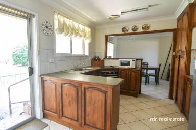 House For Sale - NSW - Inverell - 2360 - INVESTMENT OR RENOVATION OPPORTUNITY  (Image 2)