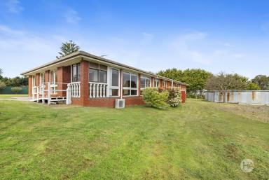 Acreage/Semi-rural For Sale - VIC - Baxter - 3911 - Spacious Acreage Living with Sheds, Dam & Endless Potential  (Image 2)