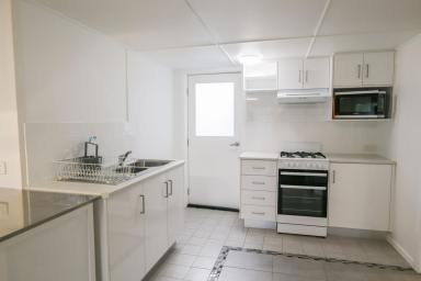 Unit For Lease - NSW - Lismore Heights - 2480 - DOWNSTAIRS FLAT IN QUIET LISMORE HEIGHTS STREET  (Image 2)