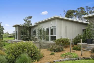 House For Sale - VIC - Cobden - 3266 - Valley Views on Bond Street  (Image 2)