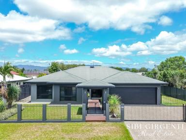 House For Sale - QLD - Mareeba - 4880 - IMPECCABLE FAMILY HOME IN DESIRABLE NEIGHBORHOOD  (Image 2)
