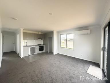 House For Lease - NSW - Moore Creek - 2340 - 3 Bedroom Duplex For Lease in Moore Creek  (Image 2)