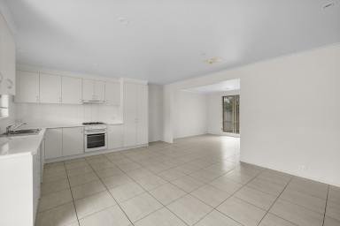 House For Sale - VIC - Seymour - 3660 - Family Home  (Image 2)