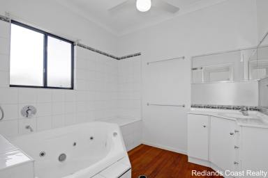 House For Sale - QLD - Macleay Island - 4184 - Spectacular Views and Endless Potential on a Large Corner Block  (Image 2)