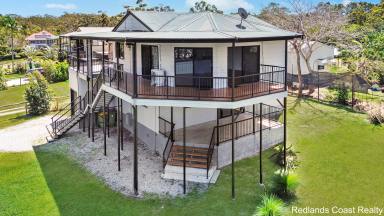 House For Sale - QLD - Macleay Island - 4184 - Huge Island Home - Spectacular Views and Endless Potential on a Large Corner Block  (Image 2)