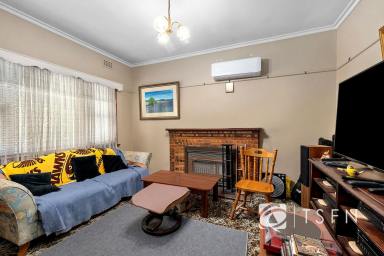 House For Sale - VIC - Flora Hill - 3550 - Charming Home in Convenient Flora Hill Location  (Image 2)