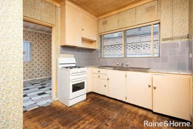 House Auction - NSW - Mount Austin - 2650 - Absolute Purse Pleaser  (Image 2)