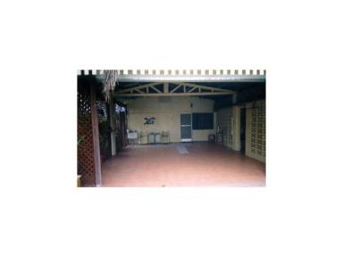 House For Lease - QLD - Taylors Beach - 4850 - Absolute Beachfront !  (Image 2)