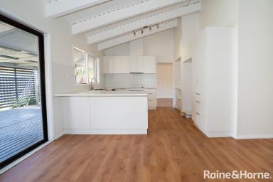 House For Lease - NSW - Lake Albert - 2650 - LAKE SIDE LIVING  (Image 2)