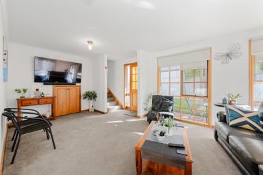 Unit For Sale - VIC - Mildura - 3500 - Beautifully Located Double-Storey Townhouse  (Image 2)