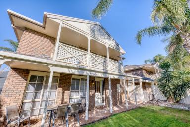 Unit For Sale - VIC - Mildura - 3500 - Beautifully Located Double-Storey Townhouse  (Image 2)