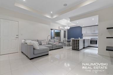 House For Sale - WA - Nollamara - 6061 - STYLISH LIVING! PRIME LOCATION!  (Image 2)