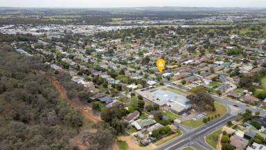 House For Sale - NSW - Kooringal - 2650 - Brilliant Investment - Four Units  (Image 2)