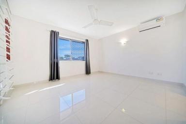 House Leased - QLD - Rochedale South - 4123 - Low set house with a granny flat , swimming pool and solar panels in prime location !!  (Image 2)