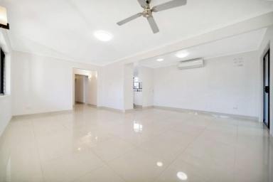 House Leased - QLD - Rochedale South - 4123 - Low set house with a granny flat , swimming pool and solar panels in prime location !!  (Image 2)