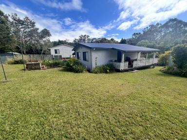House For Sale - QLD - Macleay Island - 4184 - Lowset 2 bedroom home  (Image 2)