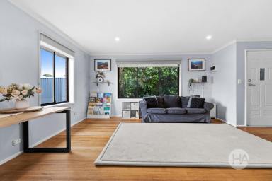 Unit For Sale - VIC - Somerville - 3912 - Comfortable Living in a Convenient Location  (Image 2)