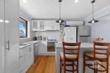 Unit For Sale - VIC - Somerville - 3912 - Comfortable Living in a Convenient Location  (Image 2)