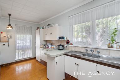 House For Sale - WA - Wilson - 6107 - Original Home - Multiple Development Options!  (Image 2)