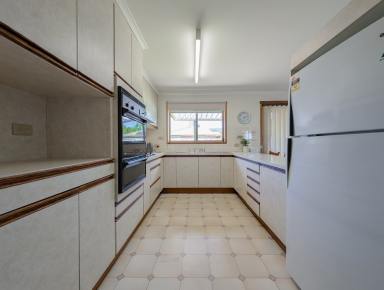 Unit For Sale - VIC - Kerang - 3579 - Hard to Find  (Image 2)