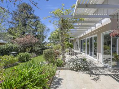 House For Sale - NSW - Moss Vale - 2577 - Contemporary Elegance – Prime Location  (Image 2)