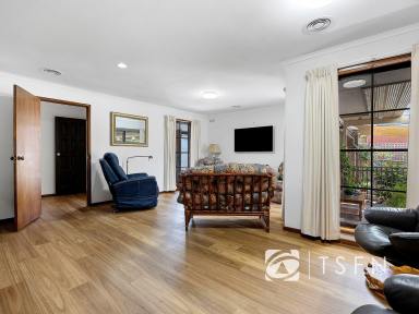 House For Sale - VIC - Strathdale - 3550 - Highly Sought Strathdale Address Offering the Perfect Family Home  (Image 2)
