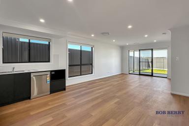 House Leased - NSW - Dubbo - 2830 - Brand New Home in Southlakes Estate  (Image 2)