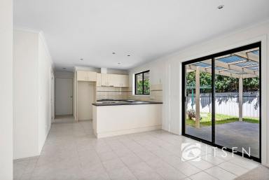 House For Sale - VIC - Golden Square - 3555 - Modern Family Living in a Quiet Court Location  (Image 2)
