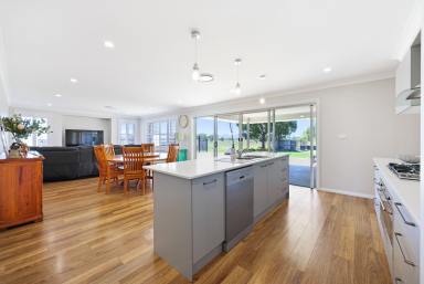 Lifestyle Auction - NSW - Tamworth - 2340 - MODERN HOME ON ACRES CLOSE TO TOWN  (Image 2)