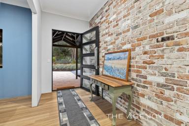 Acreage/Semi-rural For Sale - WA - Gidgegannup - 6083 - "SOMETHING SERIOUSLY SPECIAL"  (Image 2)