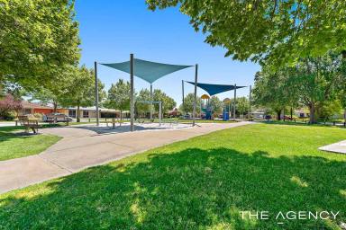House For Sale - WA - Atwell - 6164 - Family Living in a Peaceful Park View Location!  (Image 2)