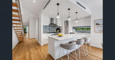 Townhouse Leased - VIC - Hampton East - 3188 - MODERN | BEACHSIDE LIFESTYLE | CONTEMPORARY STYLE  (Image 2)