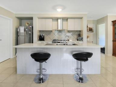 House For Sale - VIC - Bairnsdale - 3875 - A GREAT FAMILY FIND  (Image 2)