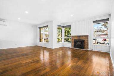 House For Lease - VIC - Aspendale - 3195 - Charming 2-Bedroom Renovated Home for Rent – 13 Yackatoon Ave, Aspendale  (Image 2)
