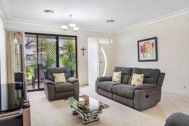 House For Sale - NSW - Mudgee - 2850 - DUAL-INCOME INVESTMENT OPPORTUNITY  (Image 2)
