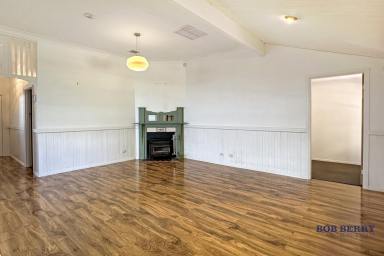 House For Lease - NSW - Dubbo - 2830 - Charming Three Bedroom Home in Central Dubbo  (Image 2)