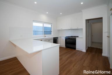House For Lease - NSW - Wagga Wagga - 2650 - Spectacular Small Street  (Image 2)