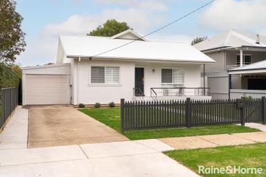 House For Lease - NSW - Wagga Wagga - 2650 - Spectacular Small Street  (Image 2)