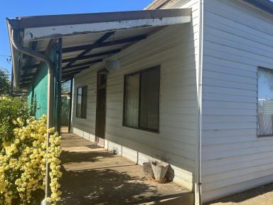 House For Sale - NSW - Culcairn - 2660 - Large Block in Country Culcairn  (Image 2)