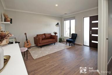 House For Lease - VIC - Cranbourne West - 3977 - Well-Maintained Family Home in Prime Location  (Image 2)