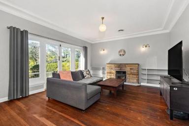 House Leased - NSW - Beecroft - 2119 - 5 Bed | 2 Bath | 2 Car (Image 2)
