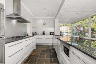 House Leased - NSW - Beecroft - 2119 - 5 Bed | 2 Bath | 2 Car (Image 2)