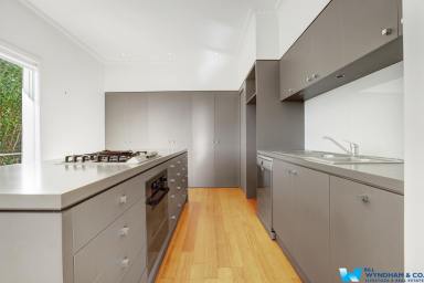 House For Sale - VIC - Bairnsdale - 3875 - Landmark Property on City Fringe  (Image 2)