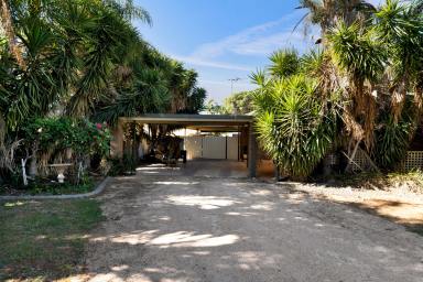 House For Sale - VIC - Mildura - 3500 - Warmth, Character and Country  Charm  (Image 2)