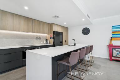 House For Sale - WA - North Beach - 6020 - YOUR SLICE OF COASTAL PARADISE!  (Image 2)