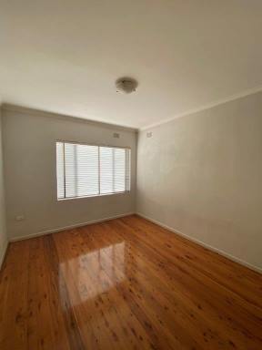 Unit For Lease - NSW - Wollongong - 2500 - TWO BEDROOM UNIT  (Image 2)